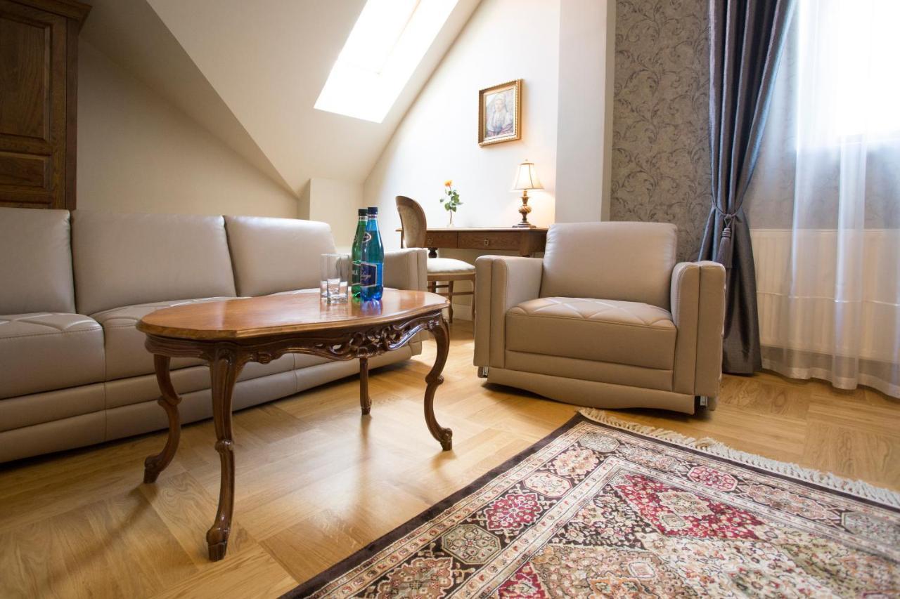 Palac Polanka Krosno Bagian luar foto